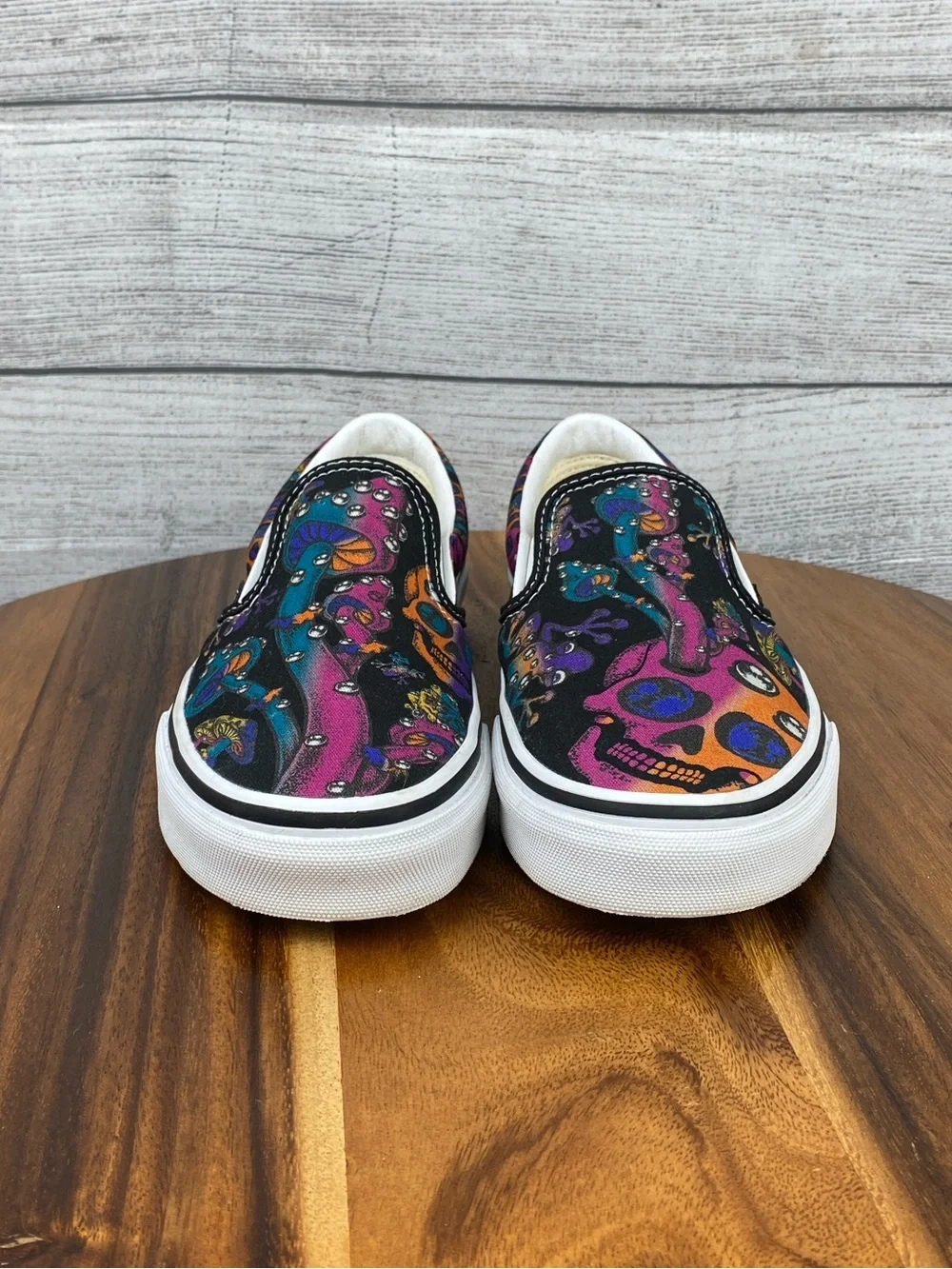 Vans Classic Slip On Trippy Drip Skulls Mushrooms Sneaker Women’s Shoe Size 6.5